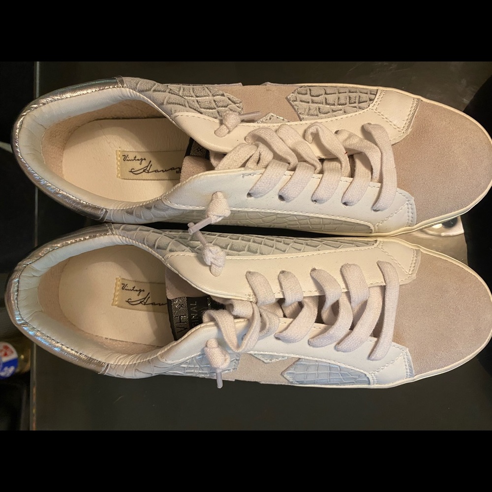 Brand New Vintage Havana crocodile print sneakers